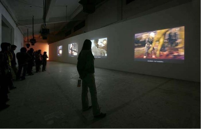 否工作者Worker,飞苹果Flying Apple