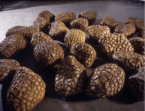 地罣,1994,装置, 2000x3000x600mm