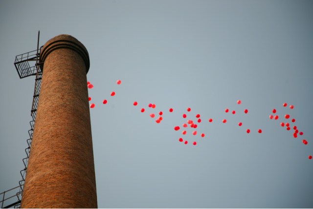 Rook,jiuchang art complex,beijing,China,red balloons,2008