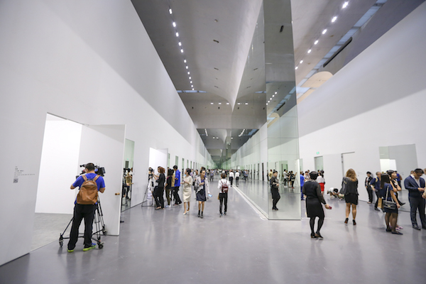 房间里的表演，表演里的房间：评“15个房间”现场艺术展